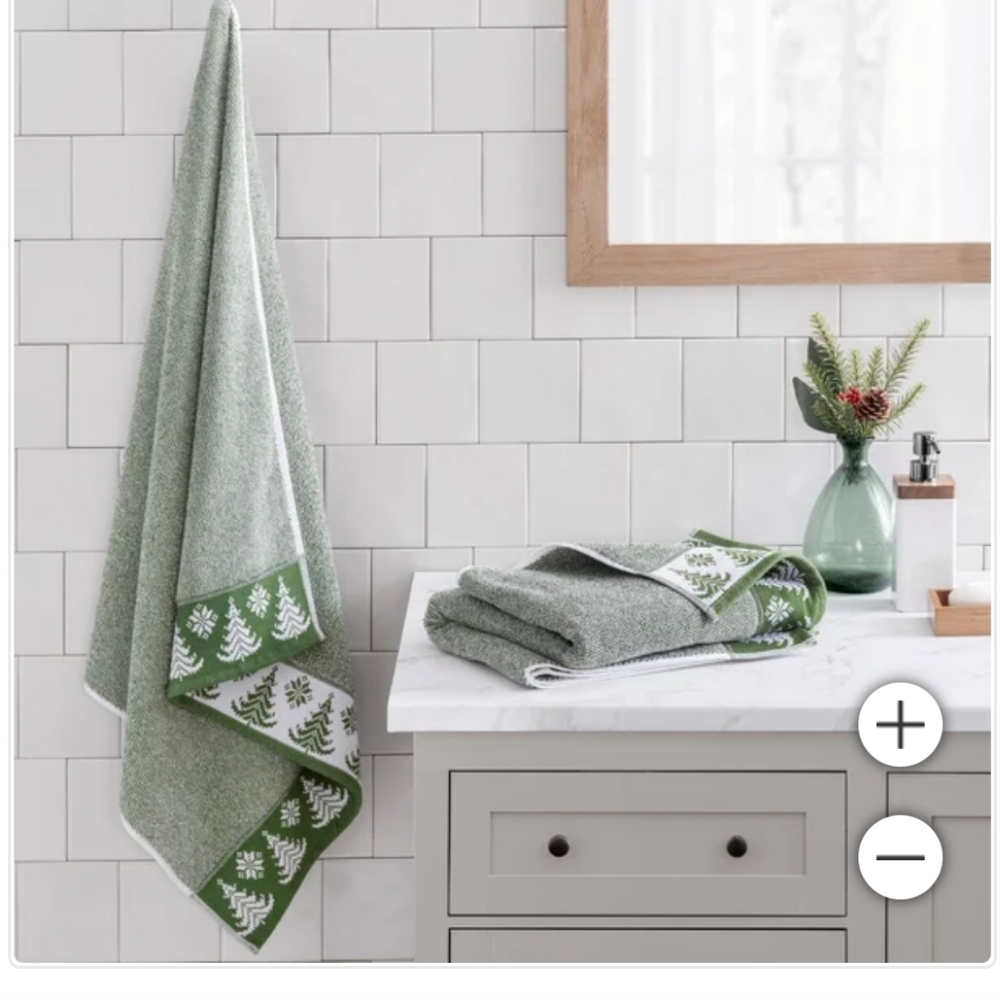 (5)WelHome Holiday Bath Towels, 2-pack